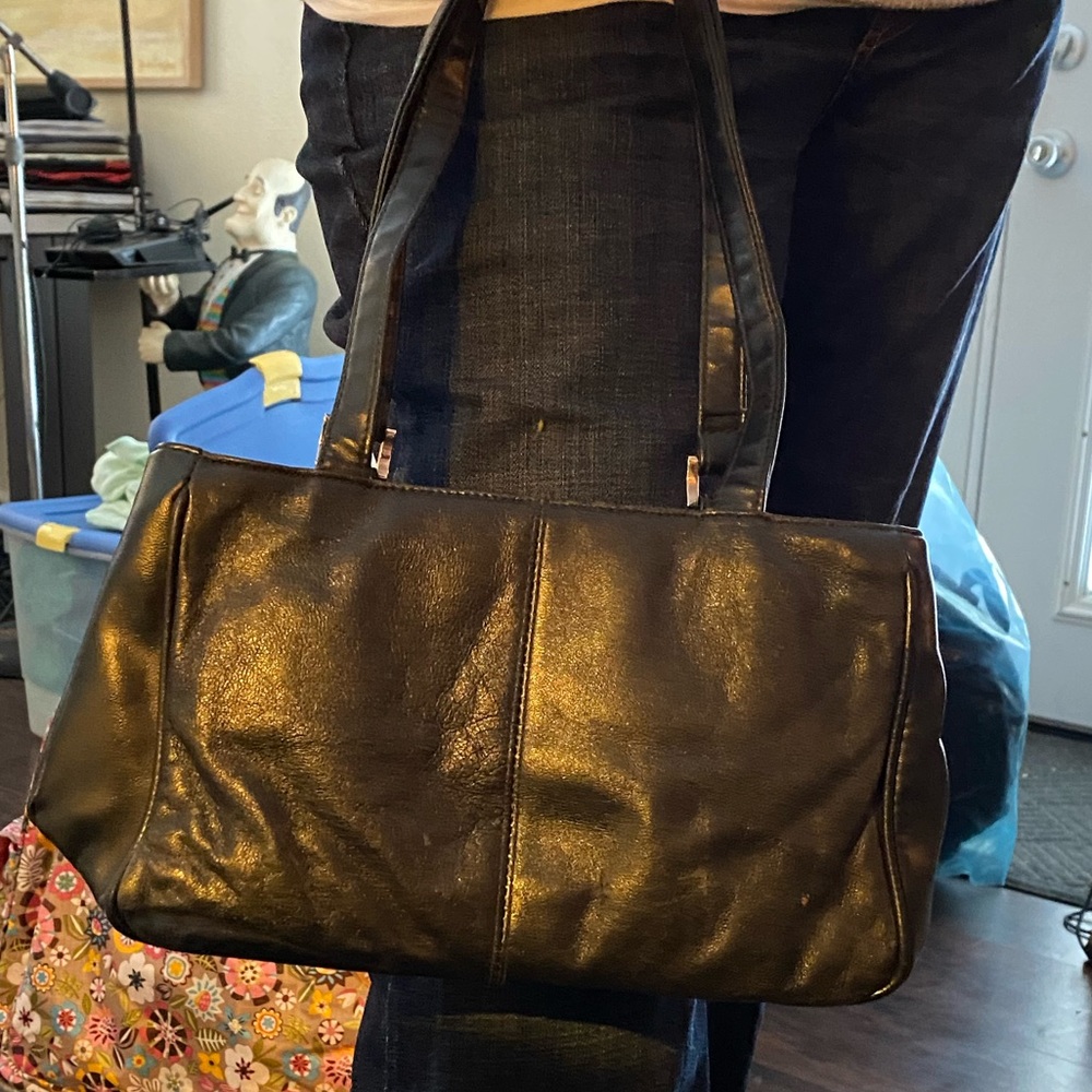 Leather ladies hand bag